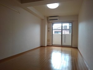 神奈川県のマンスリーマンション・ウィークリーマンション「カーサ　ドルチェ 305・洋室(No.1498399)」メイン画像