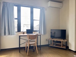 岡山県のマンスリーマンション・ウィークリーマンション「【M165】岡山市中心エリアでの出張に！近隣駐車場1台込🚙コンビニ徒歩2分🏪独立洗面台付・Wifi完備(No.1498781)」メイン画像