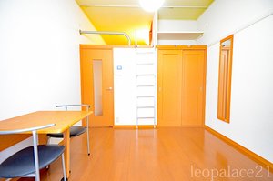 のマンスリーマンション・ウィークリーマンション「レオパレスローザリー 208(No.1498899)」メイン画像