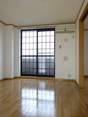 のマンスリーマンション・ウィークリーマンション「ミ・カサ・こまくさ 203・洋室(No.1499035)」メイン画像