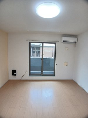 のマンスリーマンション・ウィークリーマンション「Ｓｋｙ　Ｂｉｒｄ 201・洋室(No.1499191)」メイン画像
