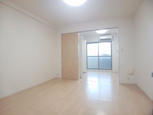 のマンスリーマンション・ウィークリーマンション「アムールガーデン陣原 306・洋室(No.1499197)」メイン画像