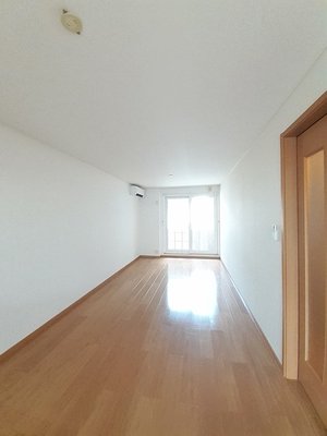 のマンスリーマンション・ウィークリーマンション「ピアッツア　ソーレＡ 103・洋室(No.1499414)」メイン画像