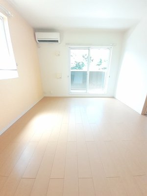 のマンスリーマンション・ウィークリーマンション「サニーブリ－ズ物見東　Ｂ 201・洋室(No.1499870)」メイン画像