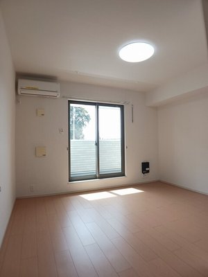 静岡県のマンスリーマンション・ウィークリーマンション「シャンブル　ＳⅡ 202・洋室(No.1500075)」メイン画像