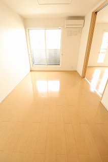 のマンスリーマンション・ウィークリーマンション「ポンポン・アジュール 202・洋室(No.1500157)」メイン画像