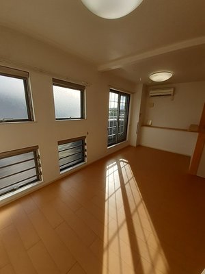 三重県のマンスリーマンション・ウィークリーマンション「プラシード平和　Ｂ 201・洋室(No.1500169)」メイン画像