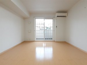 のマンスリーマンション・ウィークリーマンション「ヴィラ・シャンテ　Ａ 102・洋室(No.1500718)」メイン画像