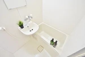 バストイレ別です♪シャンプー・リンス・ボディソープ・風呂用洗剤・スポンジをご用意しておりますのでぜひご活用ください！