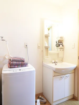 脱衣所♪室内洗濯機なので天気の悪い日でも洗濯することができます！また、老若男女問わず人気の独立洗面台！