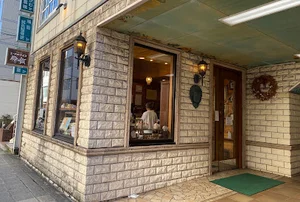 エーデルワイス洋菓子店まで徒歩6分