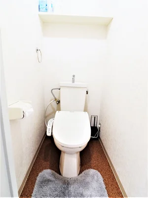 トイレットペーパーやトイレブラシ等、他では置いてない備品も沢山ございますので短期~長期でお住まいの方にも「あったら助かるものが多い」と大変ご好評いただいております。