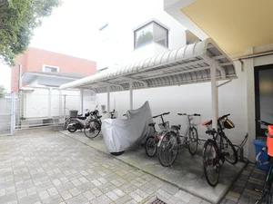 駐輪場（自転車等も置けます）