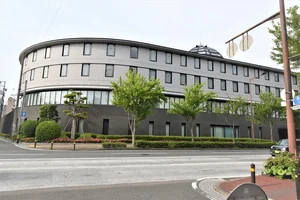 ふくおかフィナンシャルグループ　人材開発センター　徒歩1分内。
