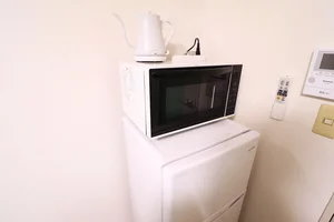 冷蔵庫・電子レンジ・電気ケトルあり