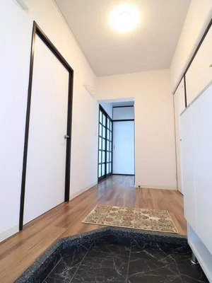 玄関にはシューズボックスがございますので常に清潔な空間を保っていただくこと可能です。