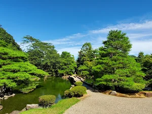 山水園・池泉庭園