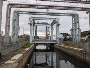 下関漁港閘門