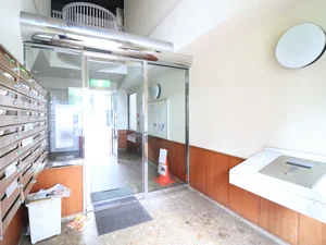 オートロック付エントランス　セキュリティに考慮された安心安全な物件です！