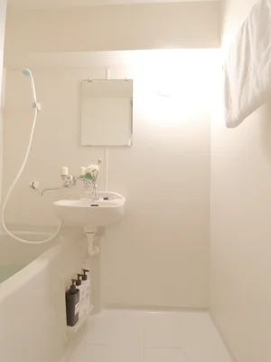 浴室　ゆったり湯船につかって一日の疲れを落としていただけます　シャンプーコンディショナーなどすべて標準品！