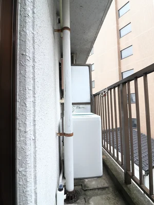 屋外洗濯機置き場　コインランドリーに行かなくてもいいので便利！