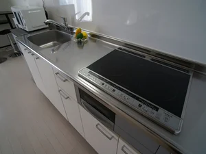 シンクも広い!IH電気コンロ付