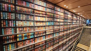 周南市立 徳山駅前図書館