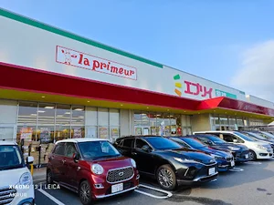 スーパー　エブリィまで車で４分