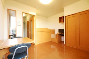 滋賀県のレオパレスセンター彦根のマンスリーマンション・ウィークリーマンション「レオパレスＣｈａｏｓ 103(No.166160)」メイン画像