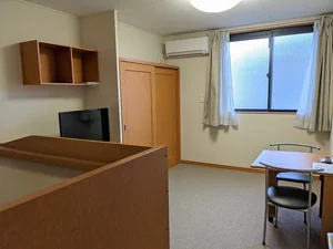 山梨県立大学池田キャンパス周辺のマンスリーマンション・ウィークリーマンション「レオパレスＨＥＡＶＥＮ 201(No.190533)」メイン画像