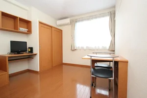 のマンスリーマンション・ウィークリーマンション「レオパレス川沿 201(No.207836)」メイン画像