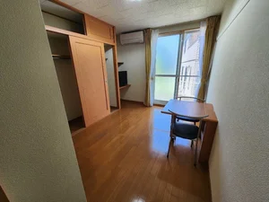 のマンスリーマンション・ウィークリーマンション「レオパレスＴＡＫＡＲＡ浅川 108(No.214173)」メイン画像