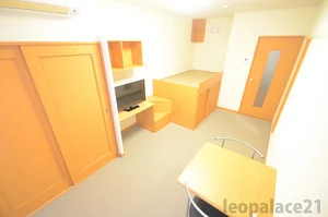 愛媛県のマンスリーマンション・ウィークリーマンション「レオパレスメゾン枝松 202(No.214299)」メイン画像