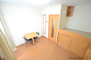 のマンスリーマンション・ウィークリーマンション「レオパレスＩＫＵＳＨＩ 103(No.214412)」メイン画像