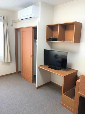 国母駅（山梨県）のマンスリーマンション・ウィークリーマンション「レオパレス西条 201(No.240058)」メイン画像