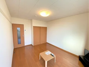 宮崎県のレオパレスセンター宮崎のマンスリーマンション・ウィークリーマンション「レオパレスリバーサイド下北 105(No.253277)」メイン画像