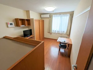 山梨市駅（山梨県）のマンスリーマンション・ウィークリーマンション「レオパレスレイソイス 103(No.273322)」メイン画像