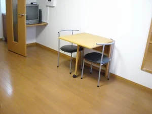 のマンスリーマンション・ウィークリーマンション「レオパレスセラピィ　マキ 205(No.273574)」メイン画像
