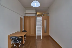 四日市駅（三重県）のマンスリーマンション・ウィークリーマンション「レオパレスカーサ　クワトロ 110(No.288334)」メイン画像