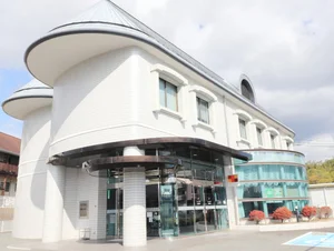 もみじ銀行西条住宅センター＋まで車で１０分