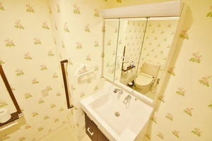 独立洗面台です♪洗濯機も室内に設置しており、香川丸亀駅前ウィークリーマンションでは、洗濯用洗剤もご用意しており、ご入居後すぐにご利用が可能です(^^♪