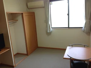 山梨県のレオパレスセンター甲府のマンスリーマンション・ウィークリーマンション「レオパレスサンフラワー甲府昭和 205(No.303868)」メイン画像