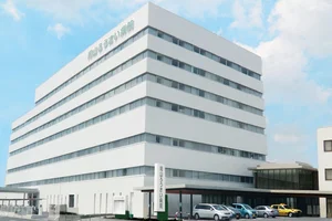 岡山労災病院まで車で20分、8.9km。