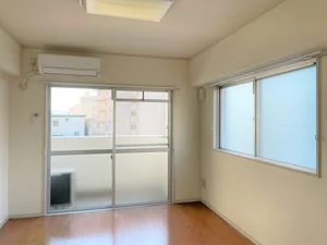 勝山町駅（愛媛県）のマンスリーマンション・ウィークリーマンション「レオパレスエステート千舟 301(No.311930)」メイン画像