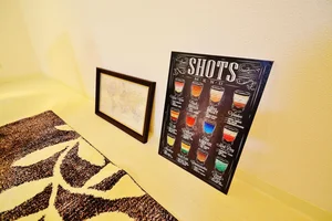 室内は清潔感ある内装。岡山電軌清輝橋線「西大寺駅」徒歩2分の好立地。