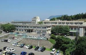 高松医療センターまで車で7分、3.1km｡