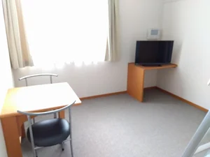 社会医療法人財団大樹会総合病院回生病院周辺のマンスリーマンション・ウィークリーマンション「レオパレスアリナン 204(No.314616)」メイン画像