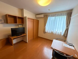 のマンスリーマンション・ウィークリーマンション「レオパレスクオーレ 110(No.326676)」メイン画像