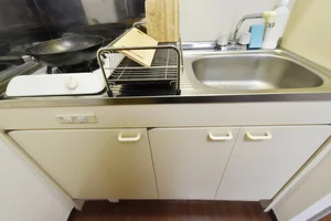 食器類や家電類 標準装備! 洗剤などもとりそろえております! 洗った食器も水切りかごにいれていただけます♪