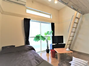 開口部が多く　光を取り込みやすいので室内が明るいです♪　リネン類の取り揃えも豊富にございます。